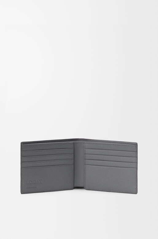 Puzzle Edge bifold wallet in supple grained calfskin, , hi-res