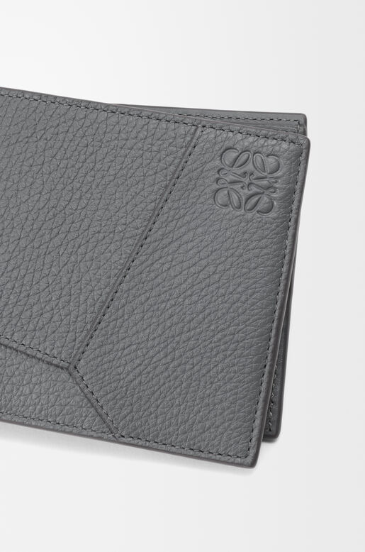 Puzzle Edge bifold wallet in supple grained calfskin, , hi-res