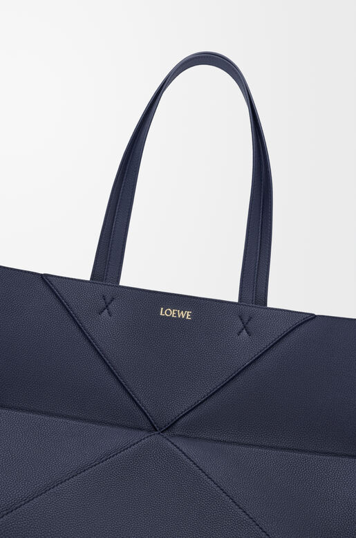 Medium horizontal Puzzle Fold tote in soft grained calfskin, , hi-res