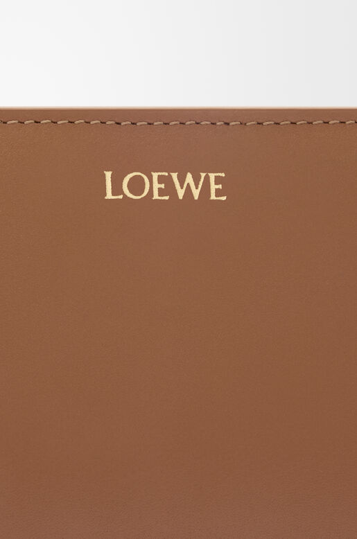 Knot compact wallet in shiny nappa calfskin, , hi-res