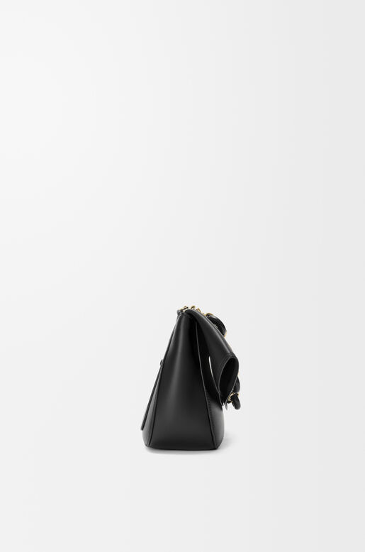Medium Ola bag in smooth calfskin, , hi-res