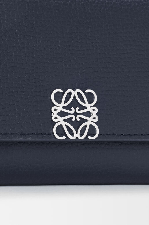 Anagram small vertical wallet in pebble grained calfskin, , hi-res