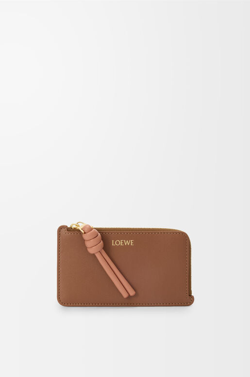 Knot coin cardholder in shiny nappa calfskin, , hi-res