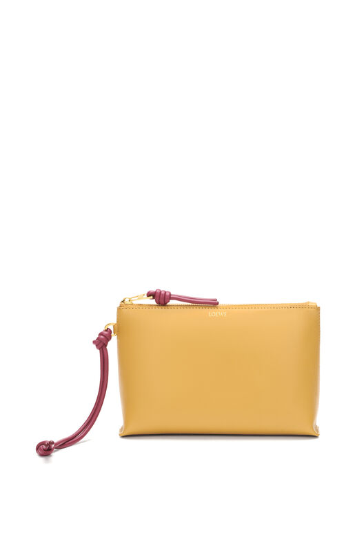 Knot T pouch in shiny nappa calfskin, , hi-res