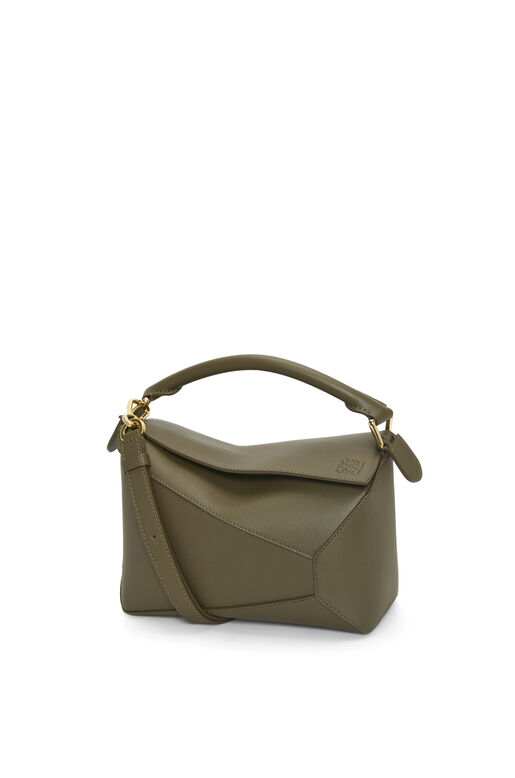 Small Puzzle bag in classic calfskin, , hi-res