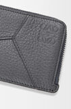 Puzzle Edge coin cardholder in supple grained calfskin, , hi-res