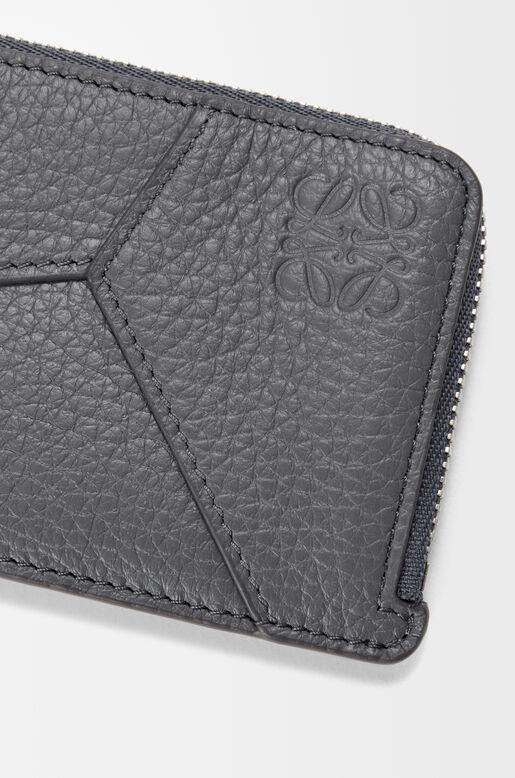 Puzzle Edge coin cardholder in supple grained calfskin, , hi-res