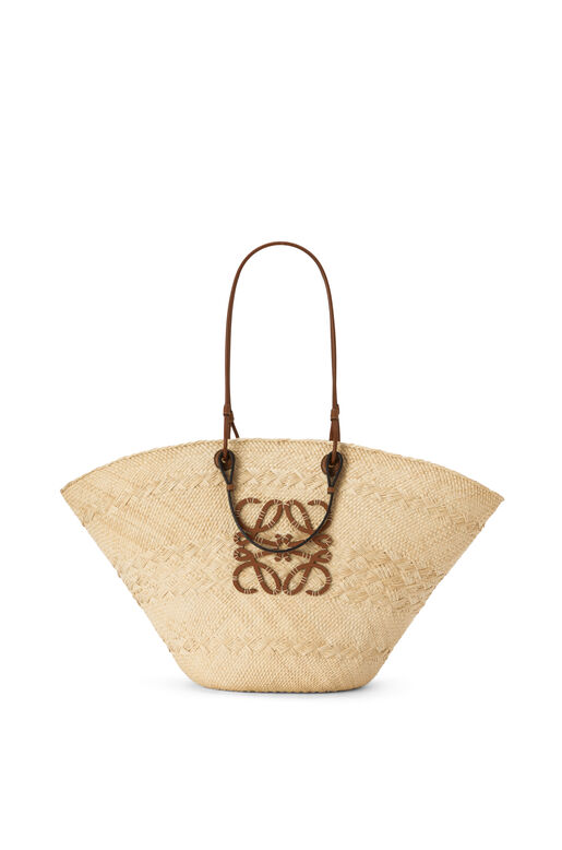 Large Anagram Basket bag in iraca palm and calfskin, , hi-res