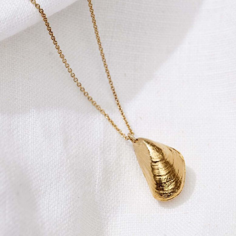 Mussel Shell Necklace with Yellow Gold Plating, , hi-res