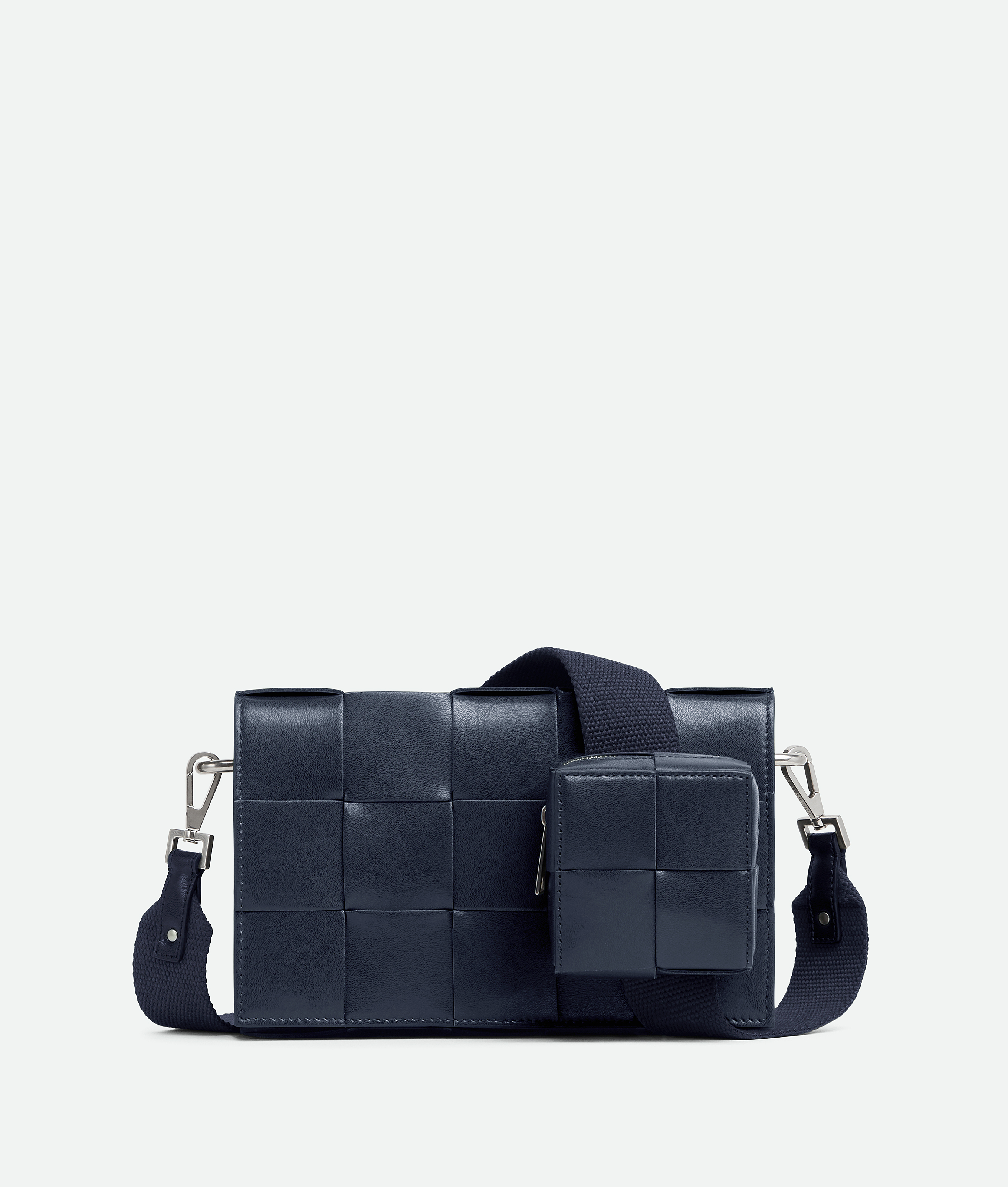 ショルダーバッグ BV486 CASSETTE WITH VERSATILE STRAP Bottega Veneta Cassette With Versatile Strap In Dark Green